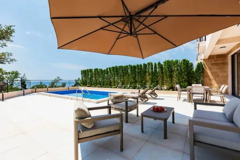 Stan-na-dan, kuća, 223m², Reževići, Budva - image 12