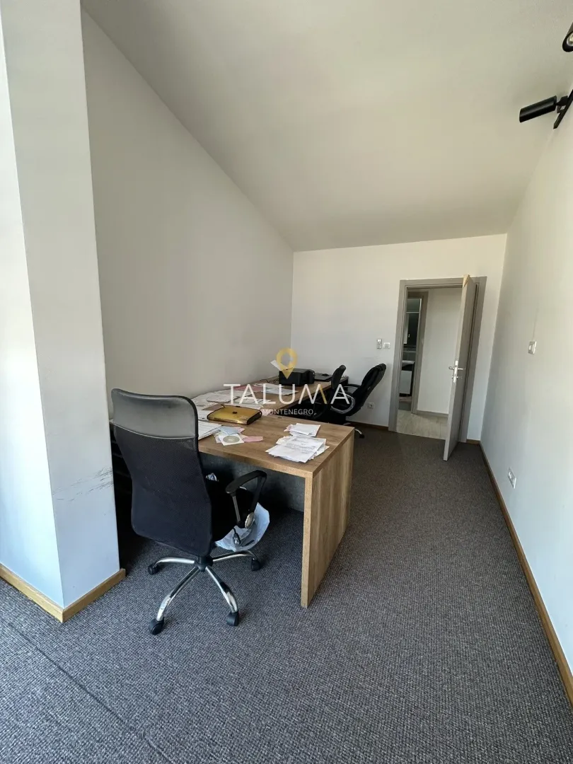Izdavanje, stan, 160m², Stari Aerodrom, Podgorica