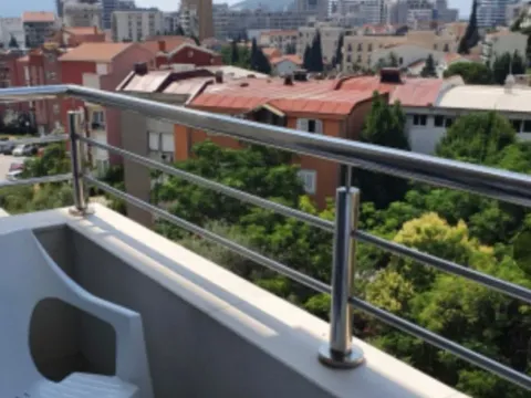 Izdavanje, dvosoban stan, 54m², Maslinjak, Budva - image 8