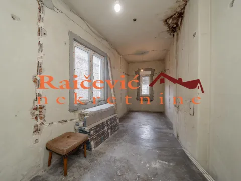 Prodaja, trosoban stan, 77m², Centar, Stara Pazova - image 13