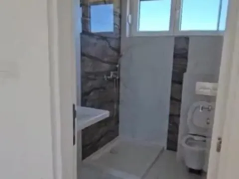 Prodaja, četvorosoban stan, 200m², Sremska Kamenica, Petrovaradin - image 17