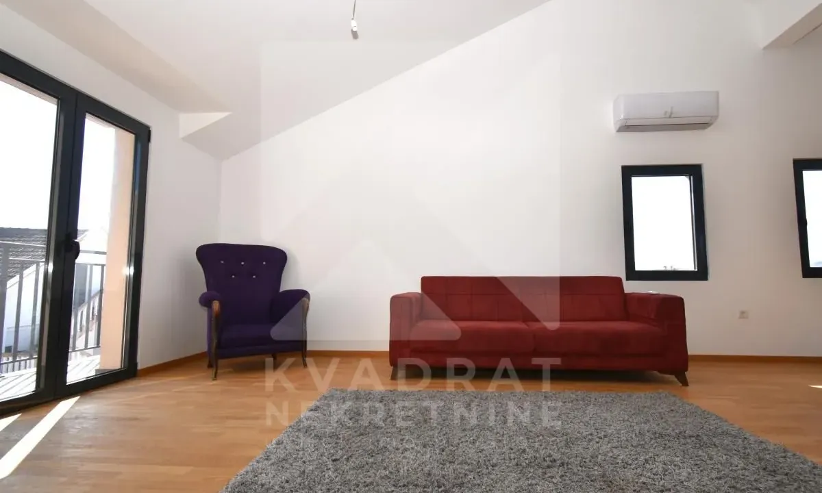 Rent, four bedroom apartment, 150m², Tološi, Podgorica