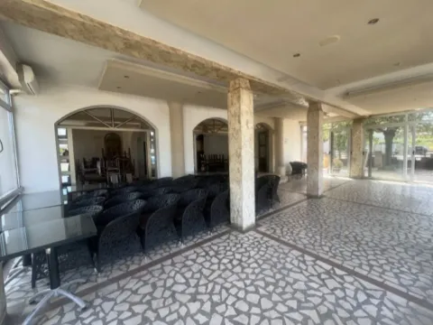 Sale, house, 450m², Zlatica, Podgorica - image 8