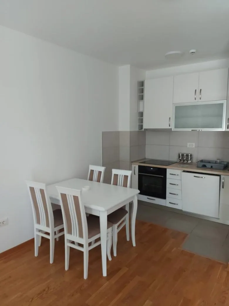 Izdavanje, jednosoban stan, 45m², City Kej, Podgorica