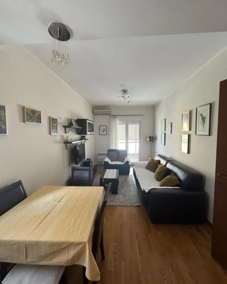 Izdavanje, jednosoban stan, 44m², City Kvart, Podgorica