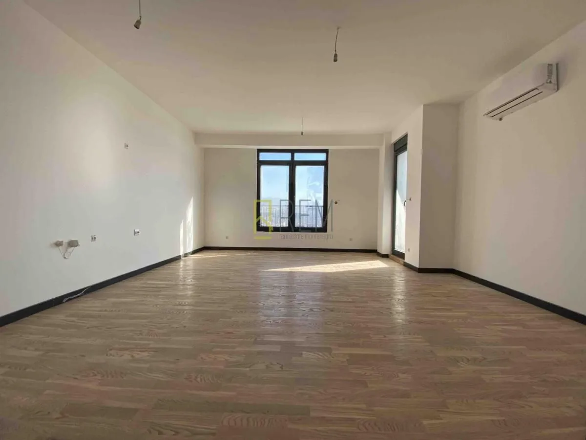 Prodaja, dvosoban stan, 68m², Gorica C, Podgorica