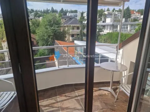 Izdavanje, četvorosoban stan, 160m², Savski Venac, Beograd - image 22