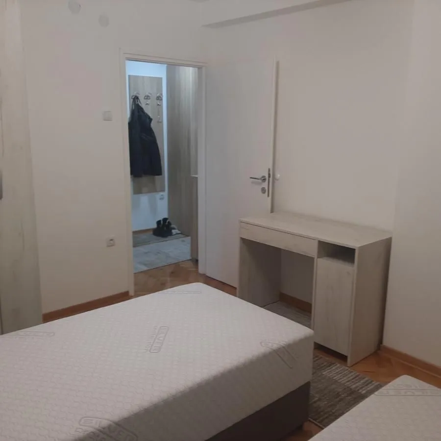 Izdavanje, dvosoban stan, 54m², Centar, Niš