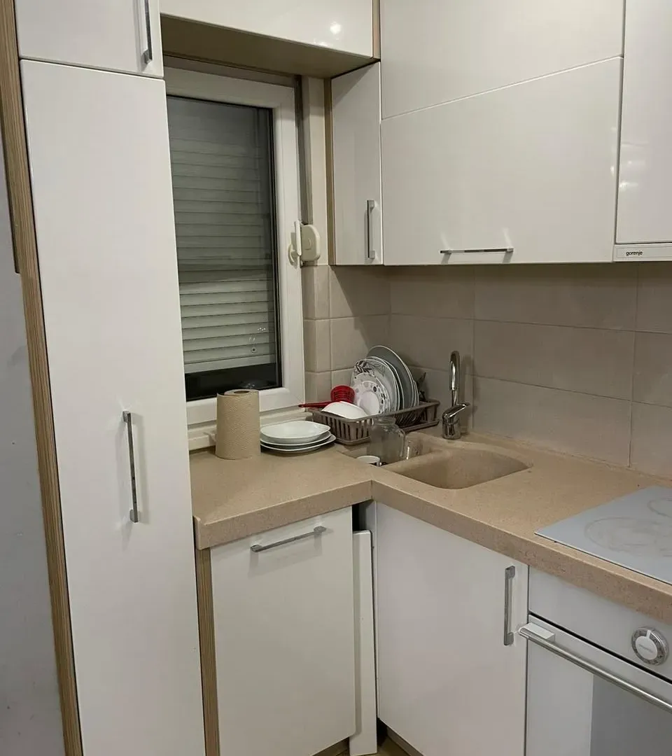 Izdavanje, dvosoban stan, 70m², Zagorič, Podgorica