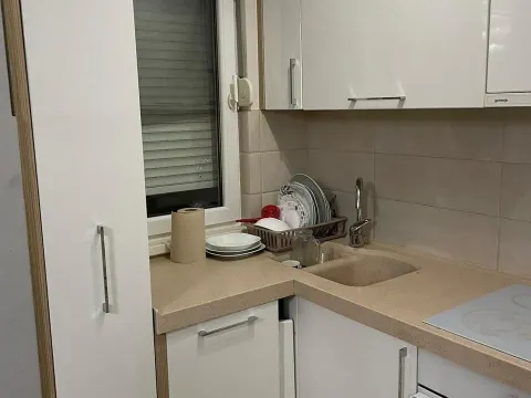 Izdavanje, dvosoban stan, 70m², Zagorič, Podgorica - image 10