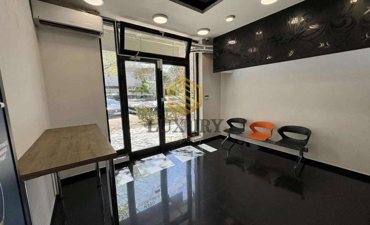 Izdavanje, poslovni prostor, 33m², City Kvart, Podgorica