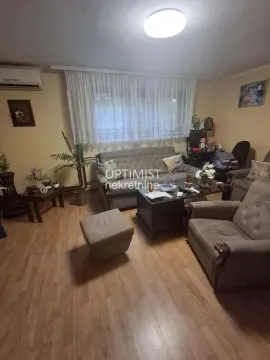 Kuća in Zemun Novi Grad