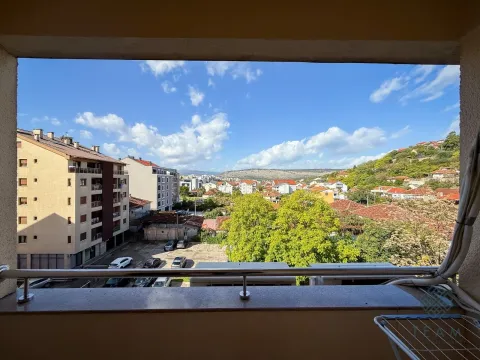 Izdavanje, dvosoban stan, 90m², Preko Morače, Podgorica - image 13