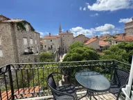 Rent, one bedroom apartment, 40m², Stari Grad, Budva - image 1