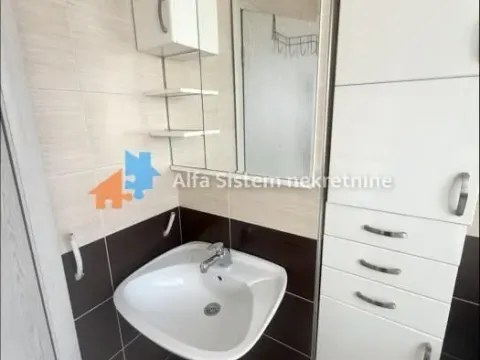 Rent, two bedroom apartment, 72m², Savski Venac, Beograd - image 12