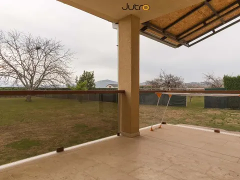 Izdavanje, kuća, 170m², Dajbabe, Podgorica - image 17