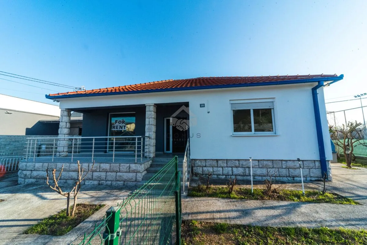 Rent, office space, 65m², Masline, Podgorica