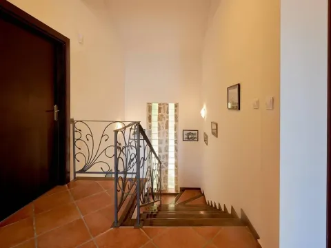 Prodaja, kuća, 235m², Kostanjica, Kotor - image 8