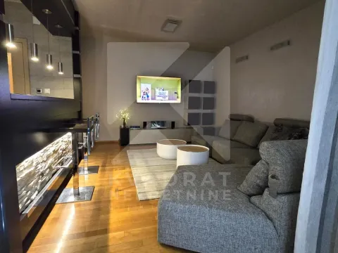 Sale, two bedroom apartment, 68m², Blok 9, Podgorica - image 2