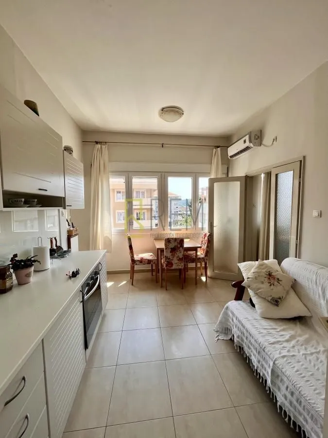 Prodaja, jednosoban stan, 40m², Centar, Tivat