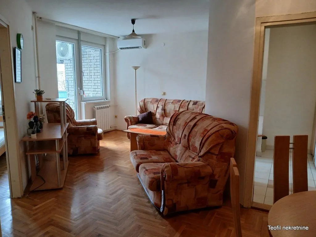 Izdavanje, dvosoban stan, 50m², Novi Beograd Sve Podlokacije, Beograd