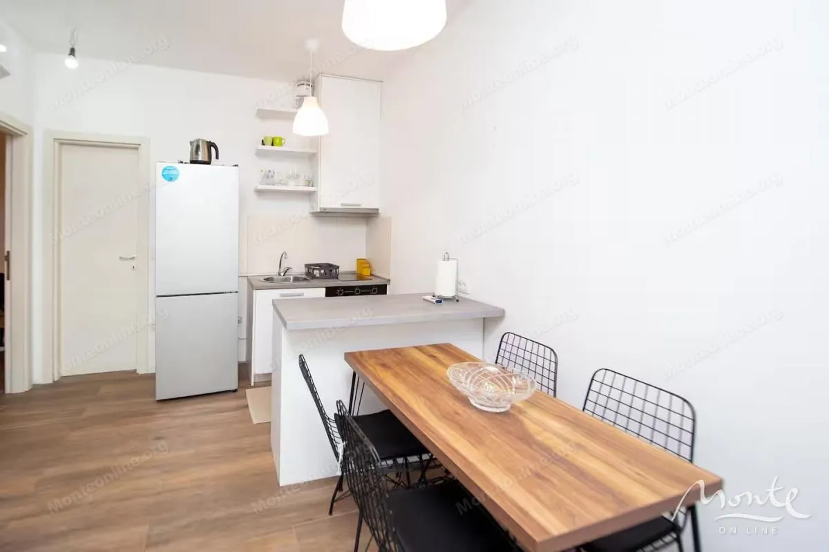 Prodaja, jednosoban stan, 62m², Kalimanj, Tivat