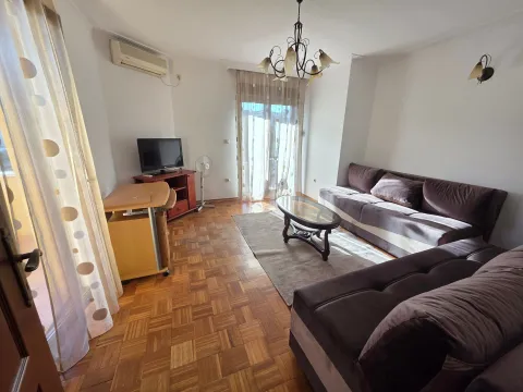 Izdavanje, dvosoban stan, 85m², Stari Aerodrom, Podgorica - image 10