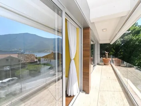 Rent, three bedroom apartment, 130m², Dobrota, Kotor - image 17