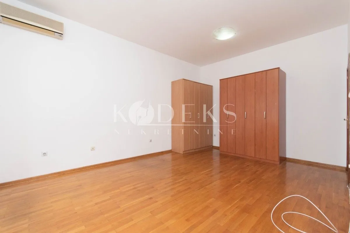 Rent, office space, 62m², Centar, Podgorica