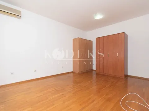 Rent, office space, 62m², Centar, Podgorica - image 7