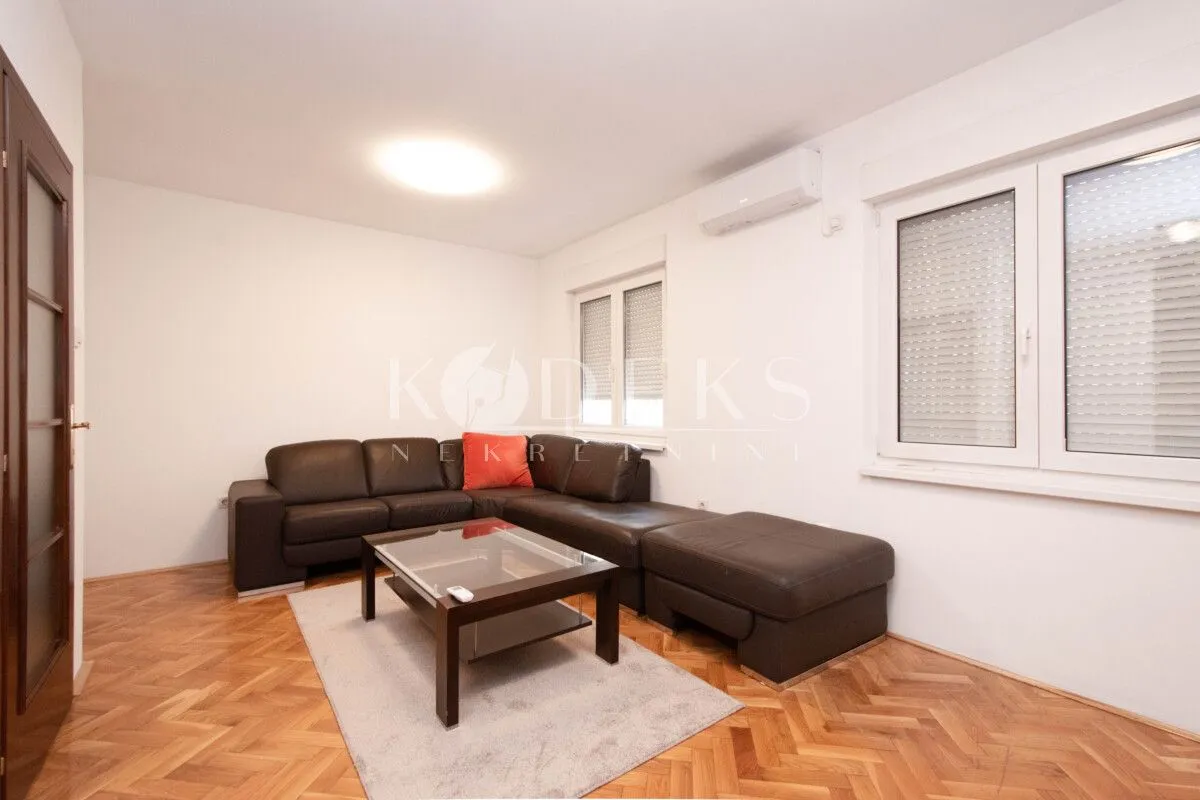 Izdavanje, jednosoban stan, 46m², Blok 6, Podgorica