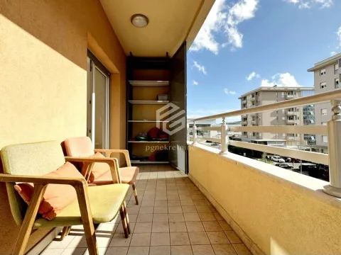 Izdavanje, jednosoban stan, 50m², City Kvart, Podgorica - image 10