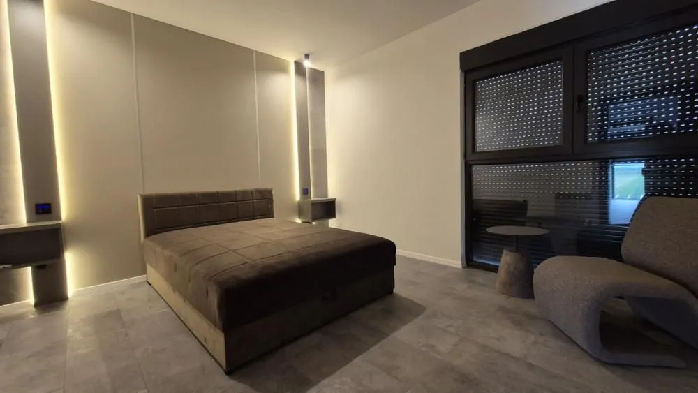 Rent, house, 250m², Zemun Ugrinovci, Zemun Sve Podlokacije