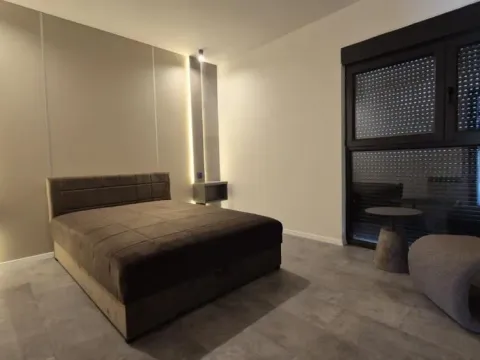 Rent, house, 250m², Zemun Ugrinovci, Zemun Sve Podlokacije - image 10