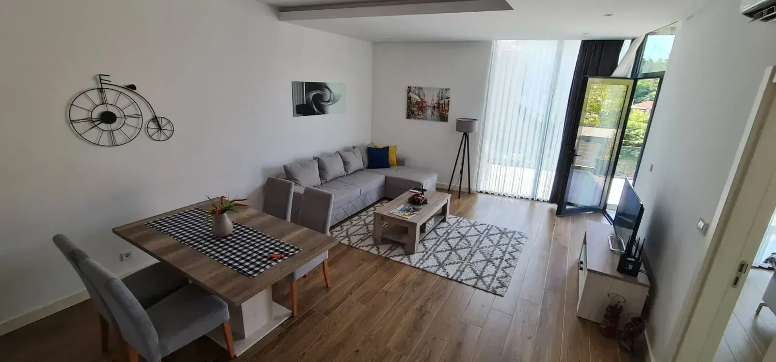 Izdavanje, stan, 51m², Tivat, Crna Gora