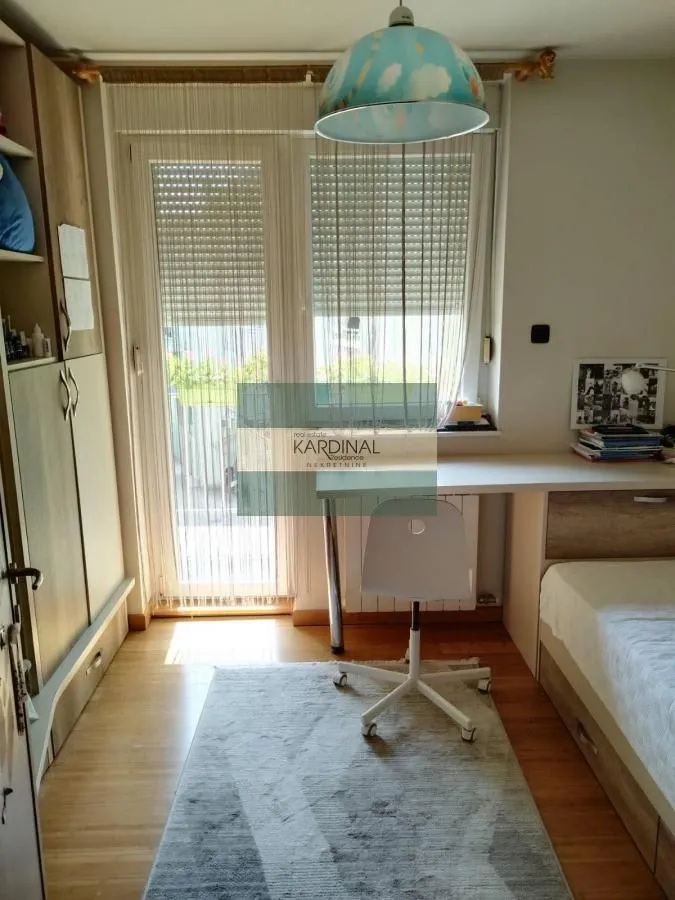 Prodaja, četvorosoban stan, 115m², Grbavica, Novi Sad Sve Podlokacije