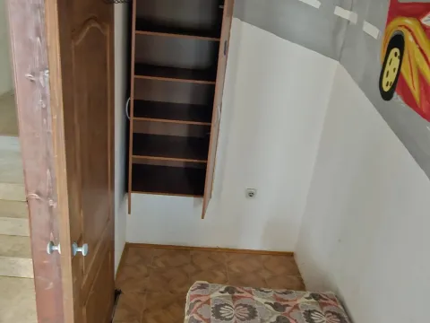 Izdavanje, trosoban stan, 120m², Zelenika, Podgorica - image 4