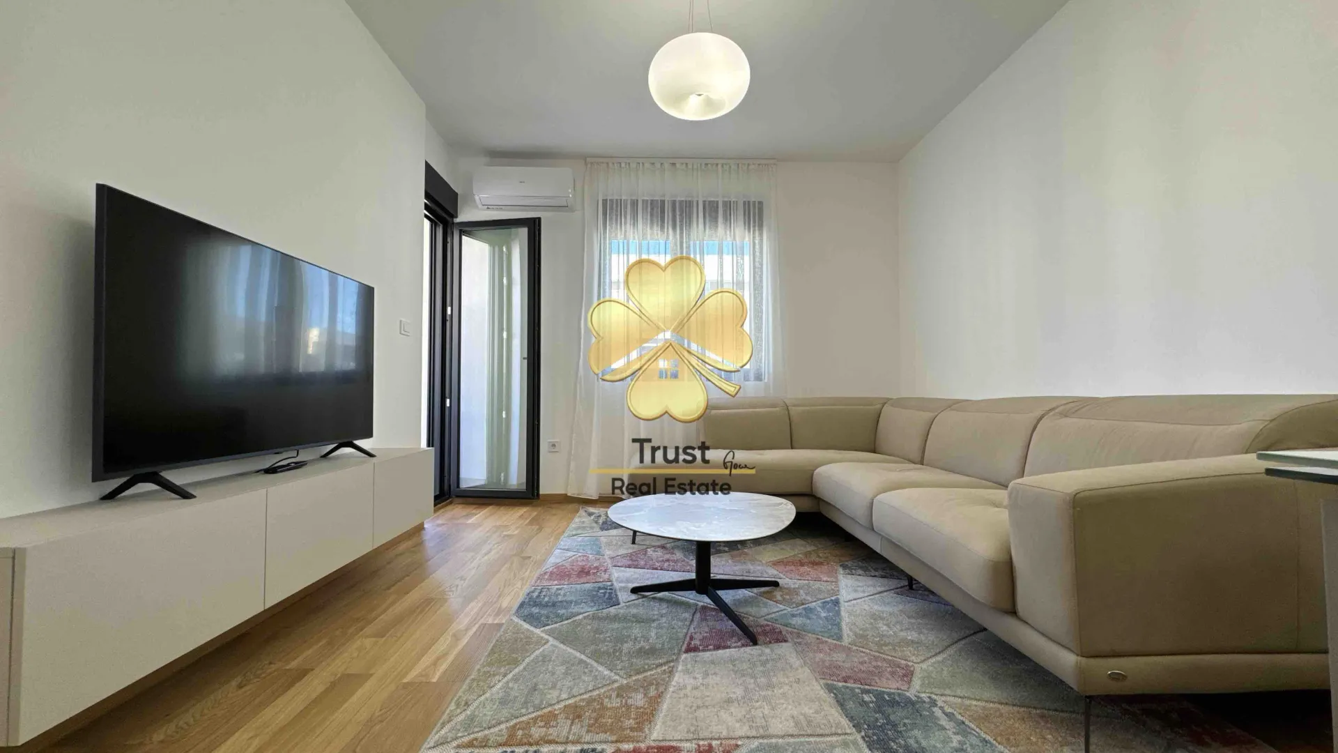 Izdavanje, dvosoban stan, 60m², City Kvart, Podgorica