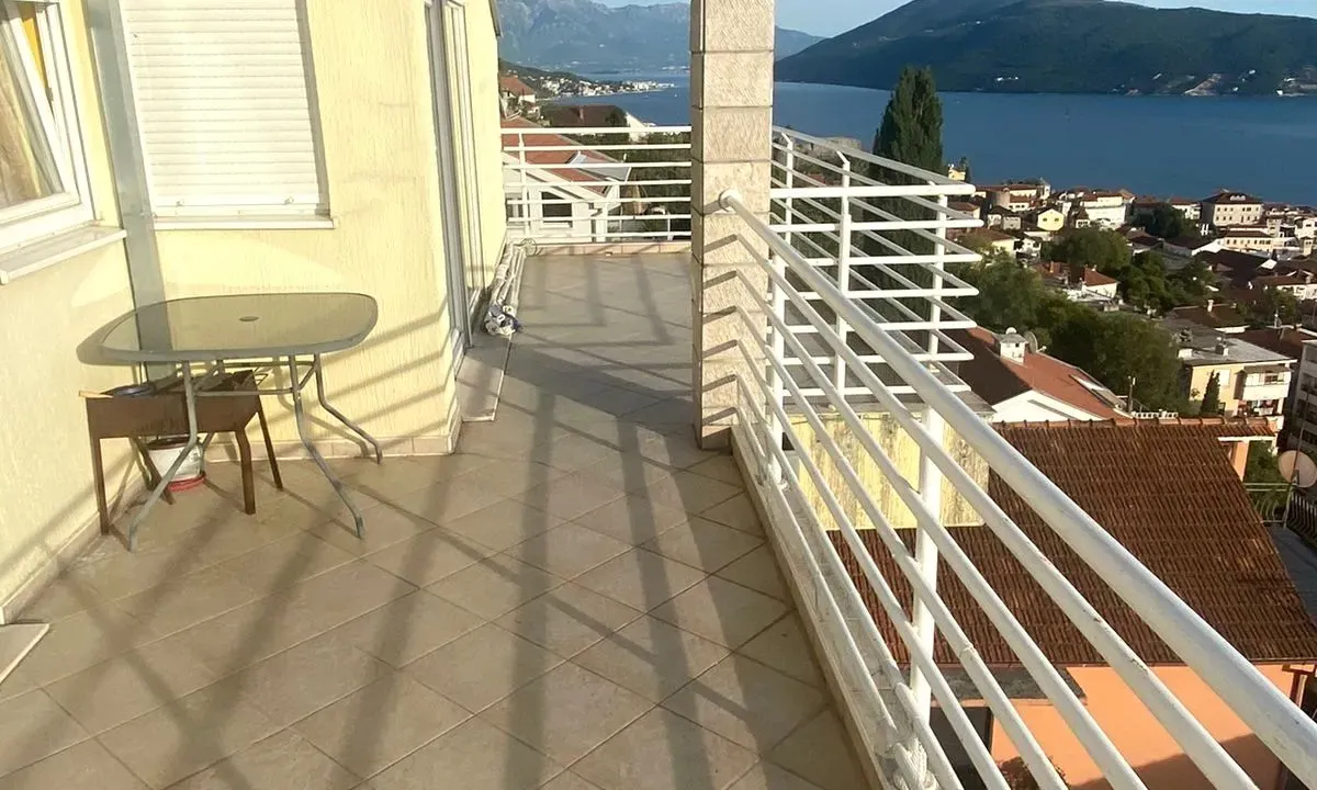 Rent, two bedroom apartment, 100m², Centar, Herceg Novi