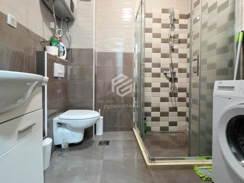 Rent, two bedroom apartment, 69m², Centar, Bar - image 18