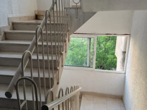 Izdavanje, jednosoban stan, 40m², Centar, Bar - image 11