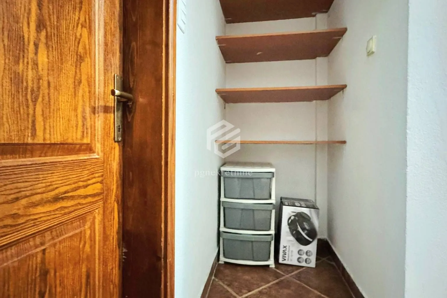 Izdavanje, trosoban stan, 110m², Masline, Podgorica