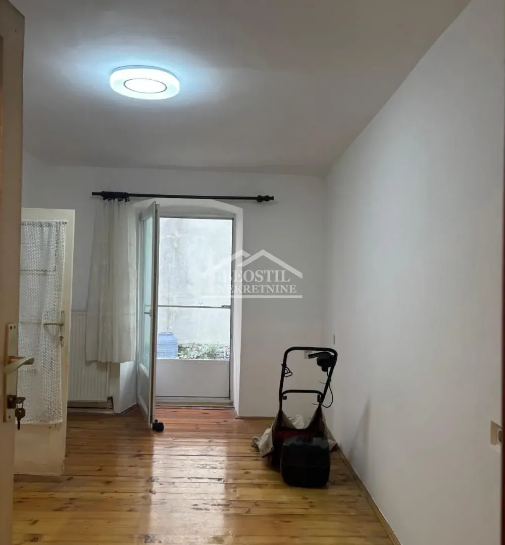 Prodaja, trosoban stan, 70m², Centar, Pančevo