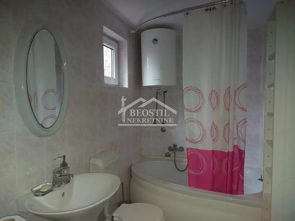 Prodaja, trosoban stan, 85m², Vračar Hram, Vračar Sve Podlokacije