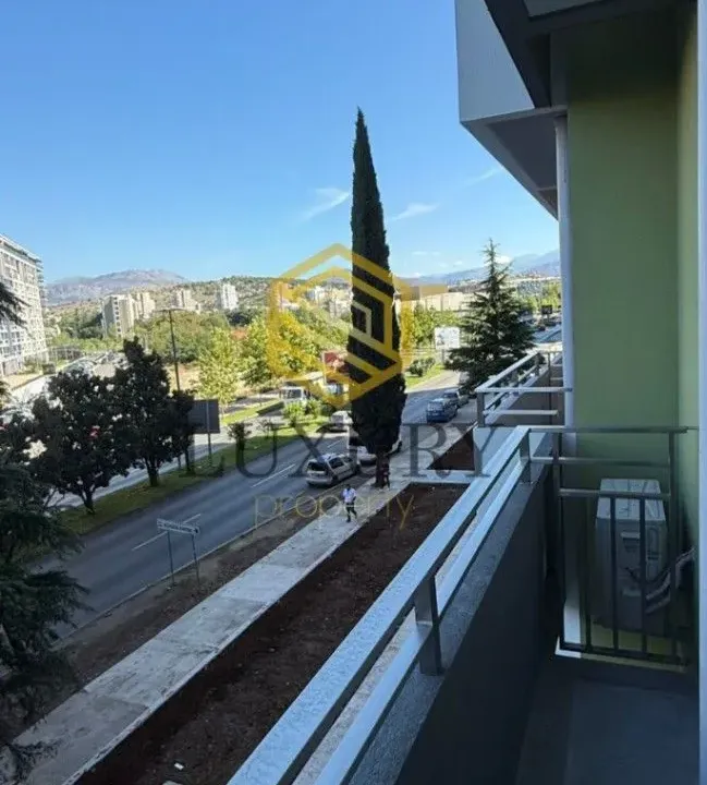 Izdavanje, poslovni prostor, 43m², Central Point, Podgorica