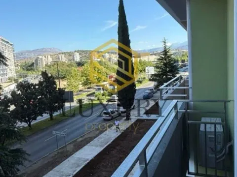 Izdavanje, poslovni prostor, 43m², Central Point, Podgorica