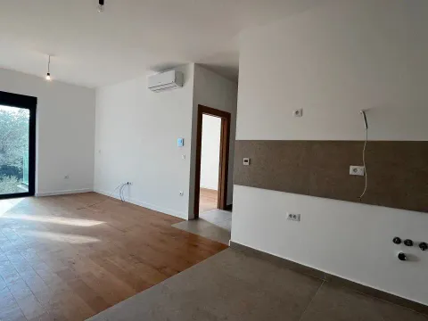 Sale, one bedroom apartment, 46m², Petrovac, Budva - image 5
