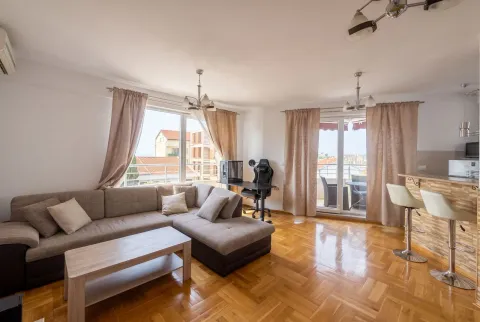 Rent, two bedroom apartment, 57m², Bečići, Budva - image 2