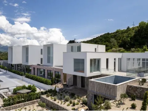 Prodaja, kuća, 328m², Krašići, Tivat - image 1