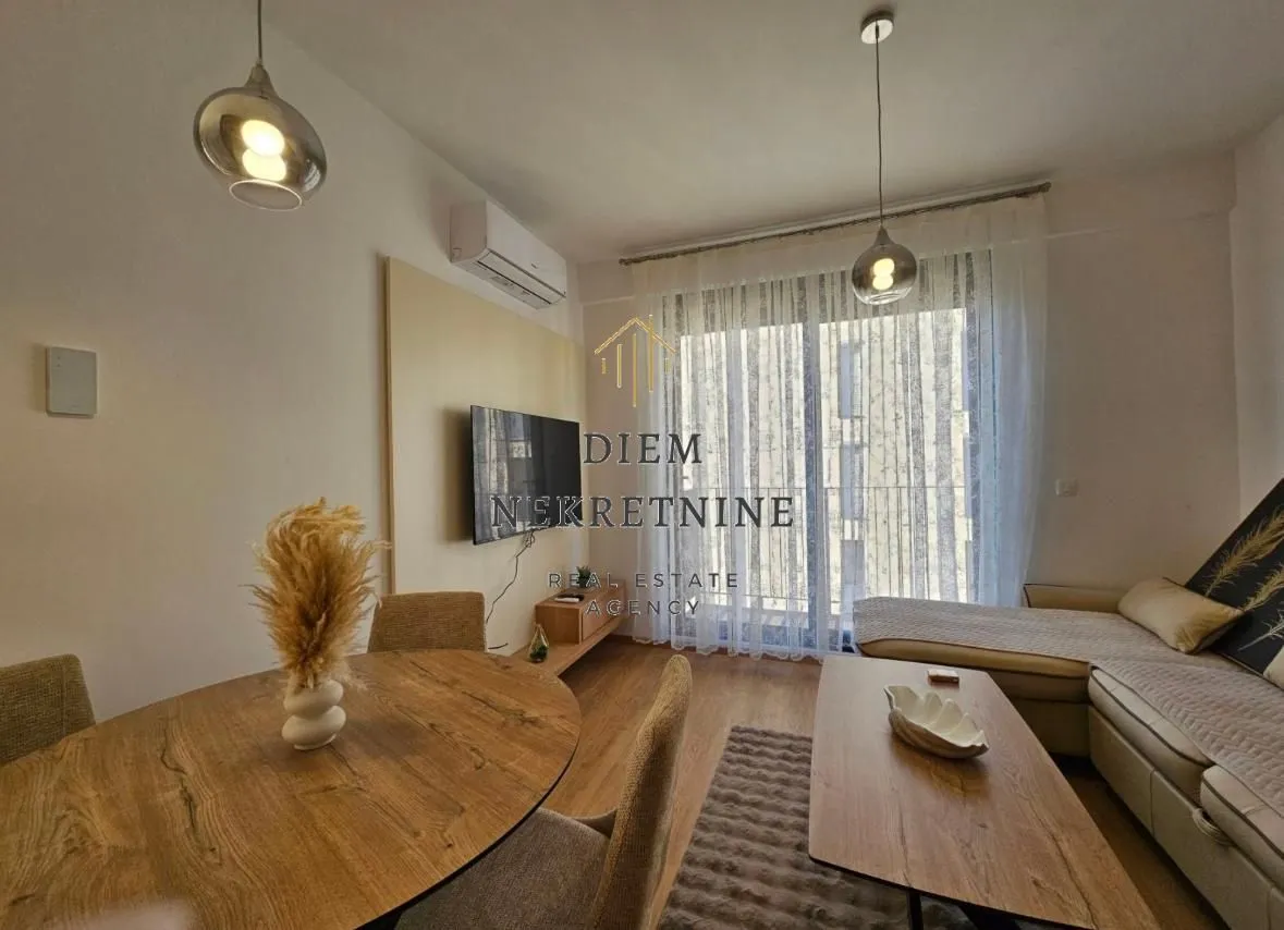 Rent, two bedroom apartment, 55m², Centar, Bar